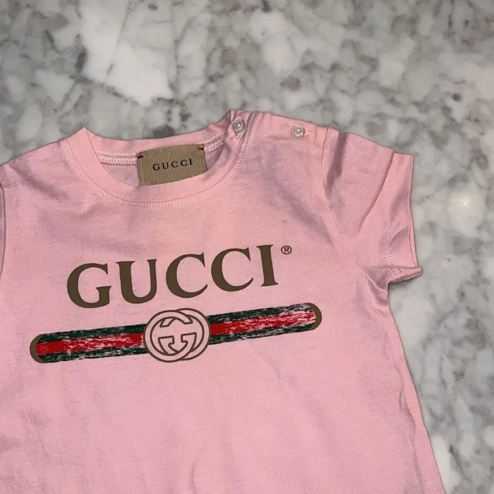 GUCCI PINK LOGO 3 PIECE BABYSUIT GIFT SET 3/6M